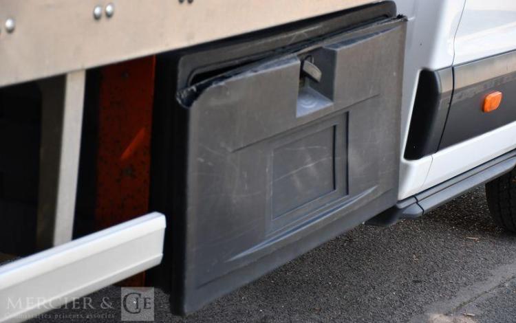 FORD TRANSIT DEPANNEUSE DIESEL – PTAC : 3,5 TONNES- 65551 KMS – ANNEE 2021 BLANC FW-695-KF