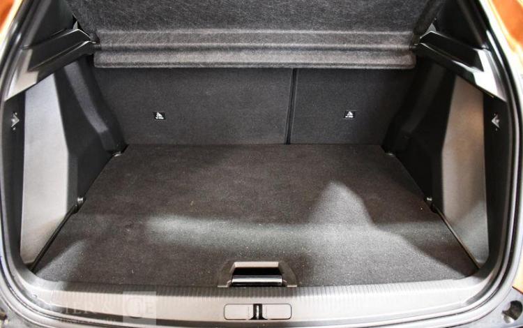 PEUGEOT 2008 1,2 PURETECH 100CH ACTIVE ORA FX-127-KB