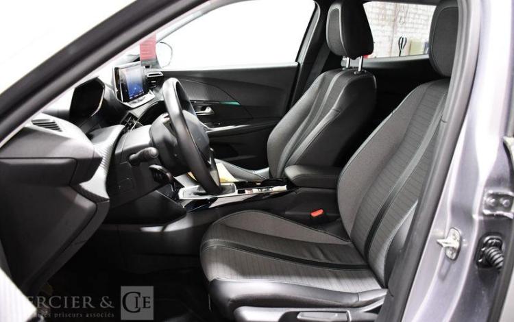 PEUGEOT 2008 1,2 PURE TECH ALLURE 130 GRIS FY-114-QY
