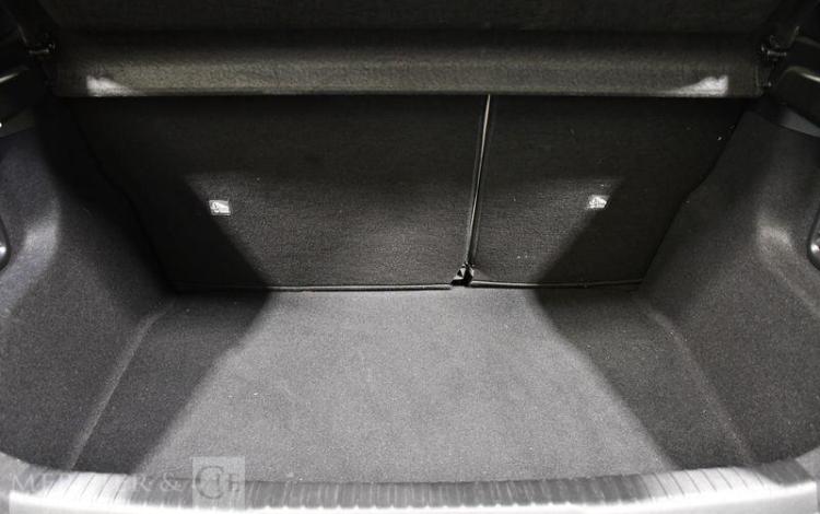 DS DS3 CROSSBACK PURE TECH 130 GRIS FY-153-NG