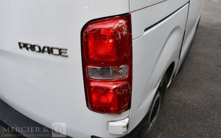 TOYOTA PROACE FOURGON 1.5 D4D 120 DYNAMIC BLANC FY-513-ZB