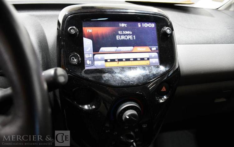 PEUGEOT 108 1.0 VTI 70 STYLE NOIR FY-650-HF