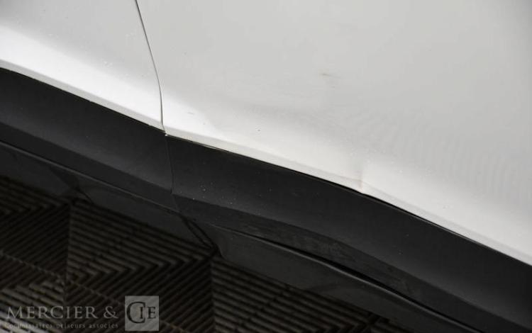 HYUNDAI KONA BUSINESS HYBRID 141 BLANC FZ-261-HC