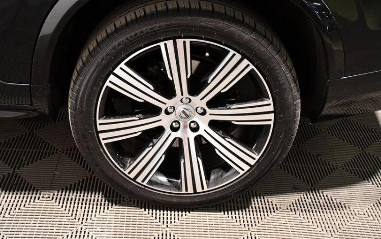 VOLVO XC90 FL T8 INS LUX NOIR FZ-647-CF