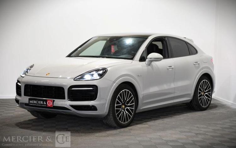 PORSCHE CAYENNE COUPE 3,0 V6 E-HYBRID BLANC GA-581-KB