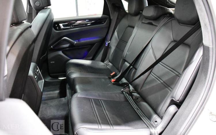 PORSCHE CAYENNE COUPE 3,0 V6 E-HYBRID BLANC GA-581-KB
