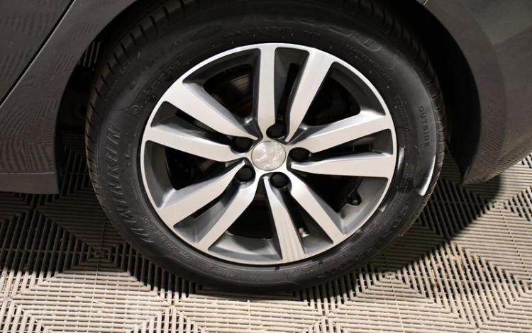 PEUGEOT 308 1.5 BLUEHDI 130 STYLE EAT START-STOP GRIS GA-613-WK