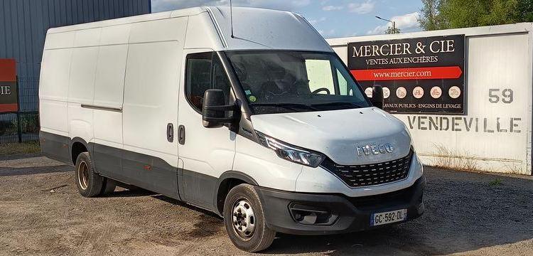 IVECO DAILY 6 FOURGON PHASE 2 35C16 2,3D 16V HI-MATIC 156CV BOITE AUTO – DIESEL BLANC GC-592-DL