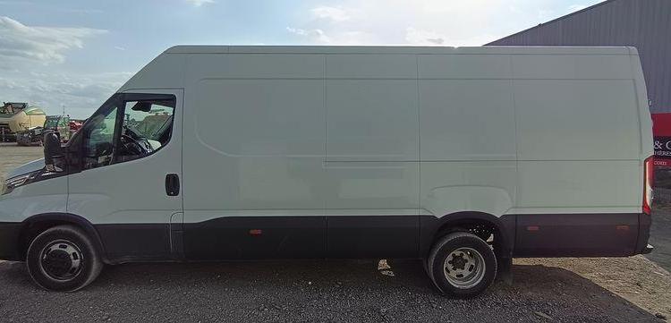 IVECO DAILY 6 FOURGON PHASE 2 35C16 2,3D 16V HI-MATIC 156CV BOITE AUTO – DIESEL BLANC GC-592-DL