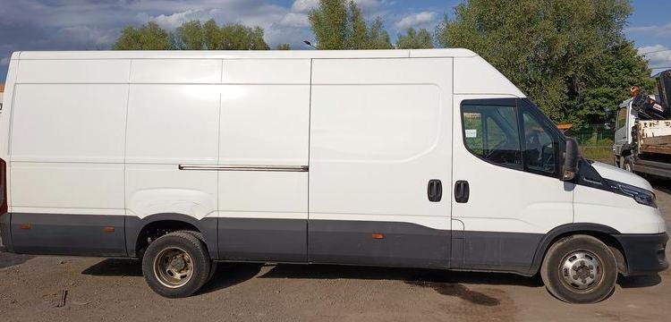 IVECO DAILY 6 FOURGON PHASE 2 35C16 2,3D 16V HI-MATIC 156CV BOITE AUTO – DIESEL BLANC GC-592-DL