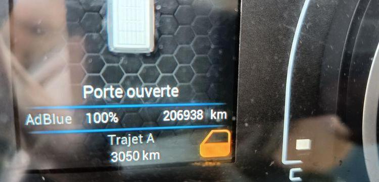 IVECO DAILY 6 FOURGON PHASE 2 35C16 2,3D 16V HI-MATIC 156CV BOITE AUTO – DIESEL BLANC GC-592-DL