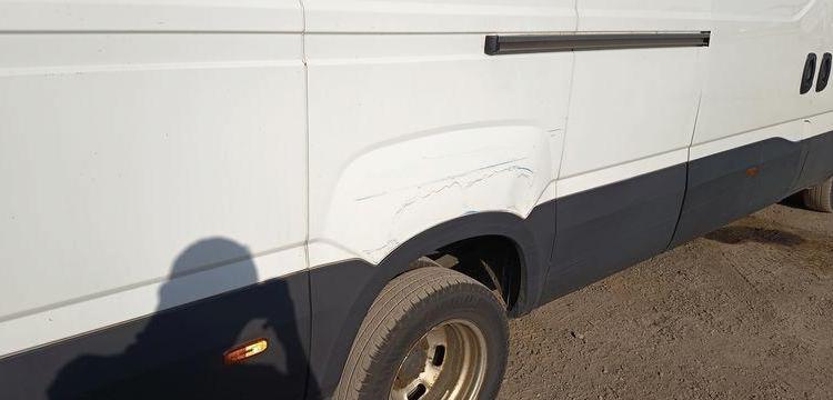 IVECO DAILY 6 FOURGON PHASE 2 35C16 2,3D 16V HI-MATIC 156CV BOITE AUTO – DIESEL BLANC GC-592-DL