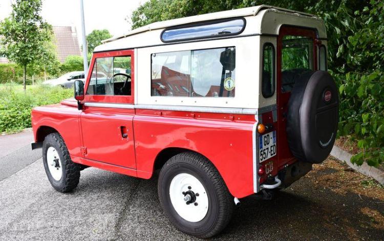 LAND ROVER LAND ROVER SERIE III ROUGE  GD-557-ED