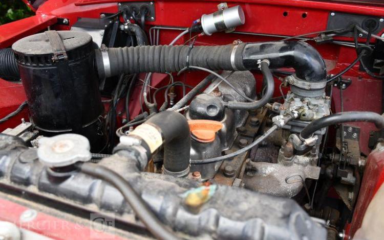 LAND ROVER LAND ROVER SERIE III ROUGE  GD-557-ED