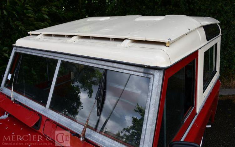 LAND ROVER LAND ROVER SERIE III ROUGE  GD-557-ED