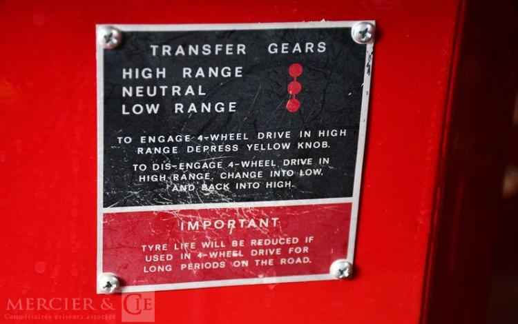 LAND ROVER LAND ROVER SERIE III ROUGE  GD-557-ED