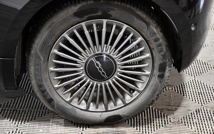 FIAT ELECTRIC 120 58PPM 42KWH AUTONOMIE-320KMH ICONE NOIR GD-603-XY