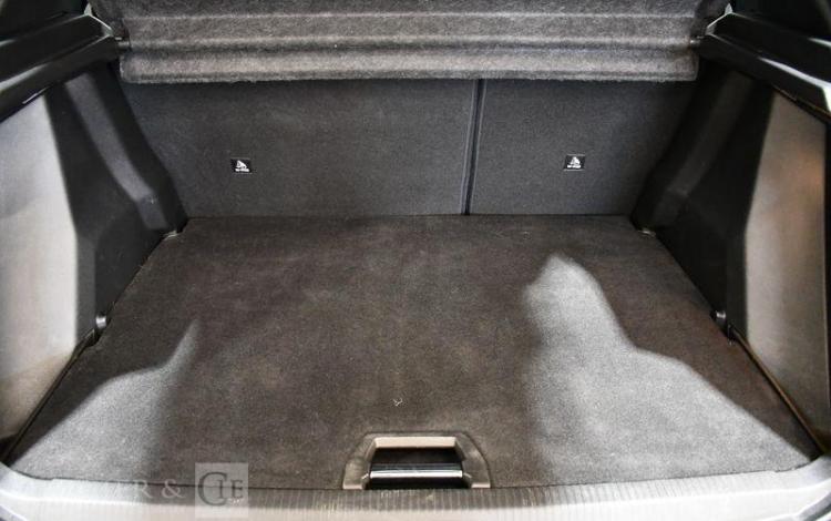 PEUGEOT 2008 1,2 PURE TECH BLANC GD-899-FH