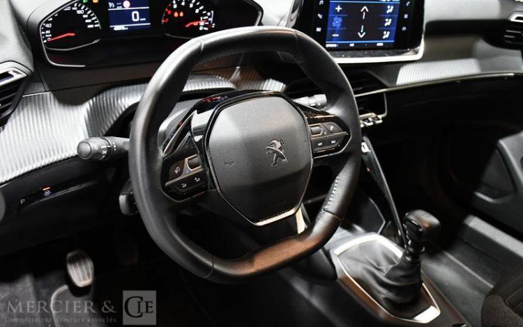 PEUGEOT 2008 1,2 PURE TECH BLANC GD-899-FH
