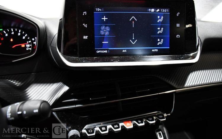 PEUGEOT 2008 1,2 PURE TECH BLANC GD-899-FH