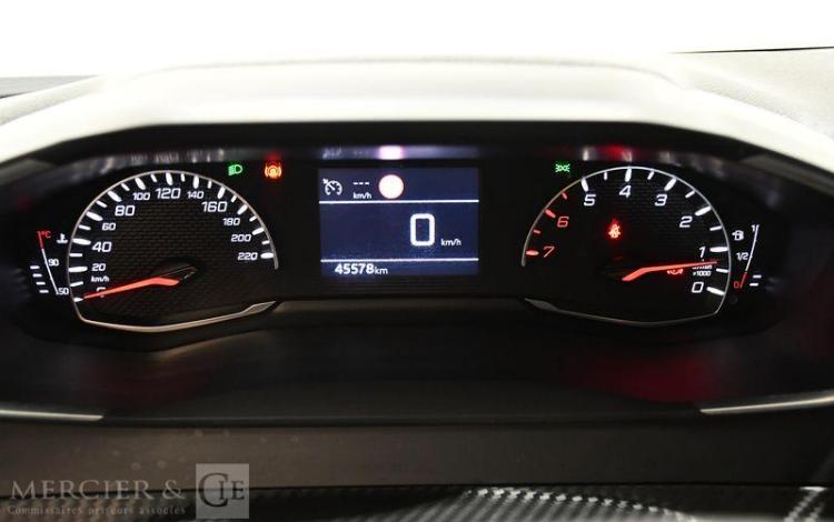 PEUGEOT 2008 1,2 PURE TECH BLANC GD-899-FH