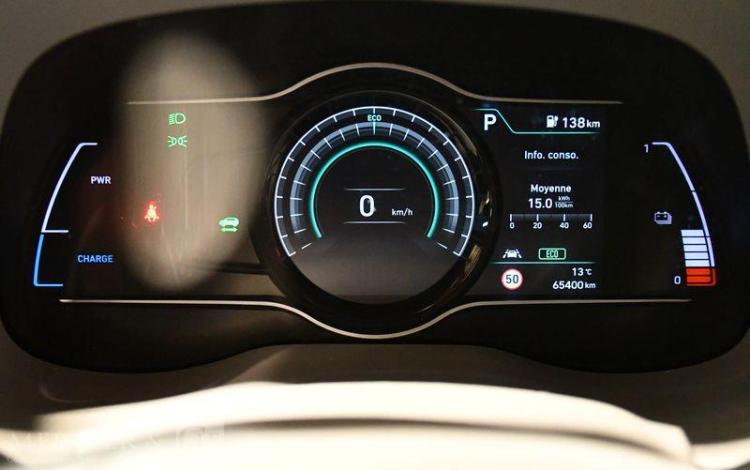 HYUNDAI KONA EV 205 38PPM 64KWH EXECUTIVE GRIS GF-197-FB
