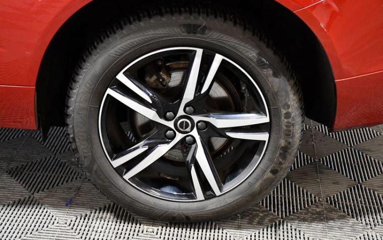 VOLVO XC60 FL T8 R-DESIGN 4MY 2,5 ROUGE GF-674-DY