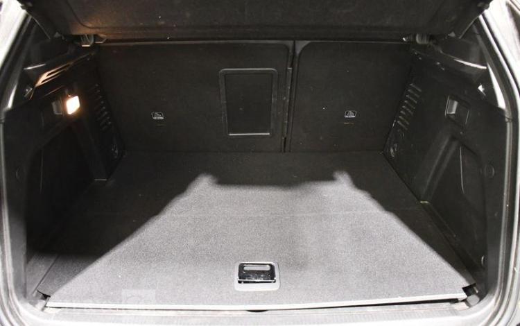 PEUGEOT 3008 ALLURE PACK NOIR GF-724-GJ