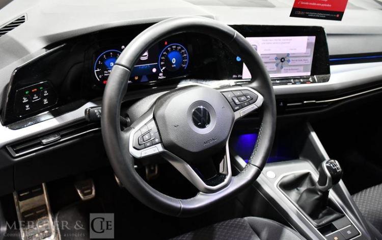 VOLKSWAGEN GOLF NOIR GG-121-ND