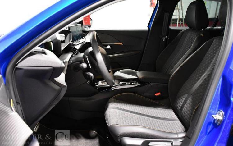 PEUGEOT 208 1.2 PURETECH 100 ROADTRIP EAT BLEU GG-598-WG