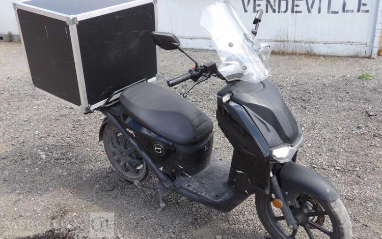 SUPER SOCO SCOOTER CPX 50CM3 – ELECTRIQUE – 8320 MILES – ANNEE 222  GG-691-RD