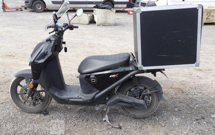 SUPER SOCO SCOOTER CPX 50CM3 – ELECTRIQUE – 8320 MILES – ANNEE 222  GG-691-RD