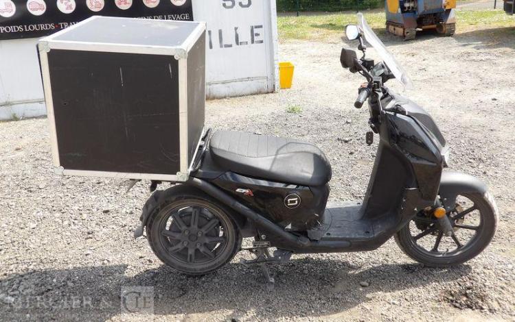 SUPER SOCO SCOOTER CPX 50CM3 – ELECTRIQUE – 8320 MILES – ANNEE 222  GG-691-RD