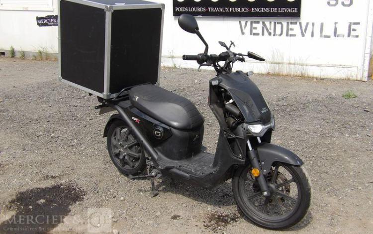 SUPER SOCO SCOOTER  CPX 50CM3 ELECTRIQUE – 8309 KMS – ANNEE 2022  GG-916-RA
