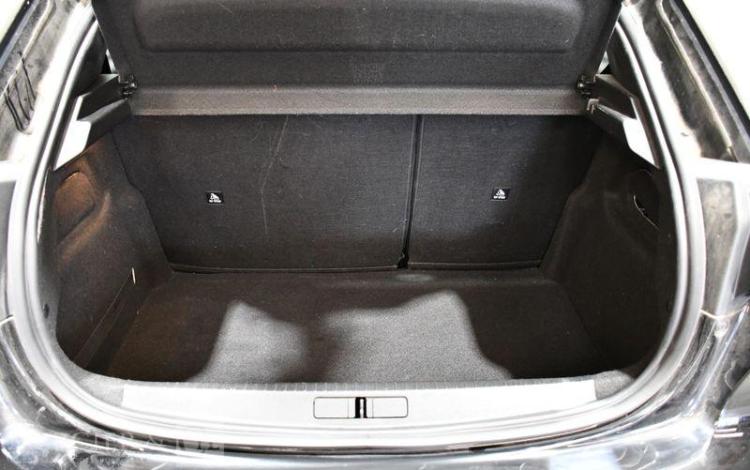 PEUGEOT 208 STYLE BLUEHDI 100 NOIR GH-159-HK