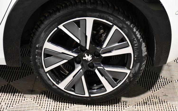 PEUGEOT 208 GT PURE TECH 100 S&S EAT8 BLANC GH-653-MT