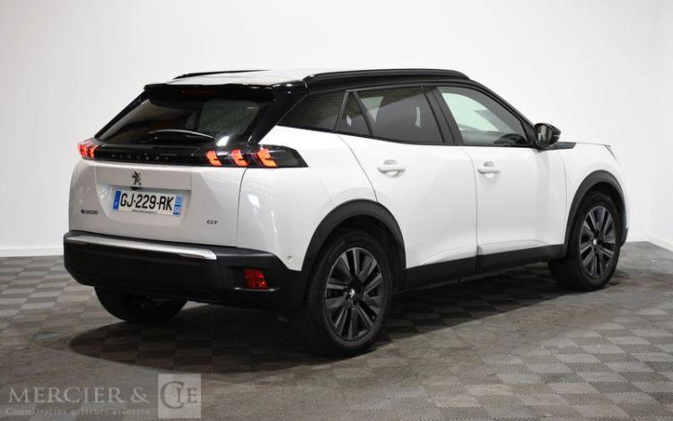 PEUGEOT 2008 -E GT PACK BLANC GJ-229-RK