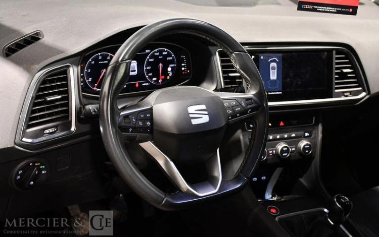 SEAT ATECA BLEU GJ-676-CG