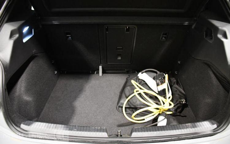 VOLKSWAGEN ID-3 ELECTRIC 205 95PPM 58KWH PRO BVA GRIS GL-367-GY