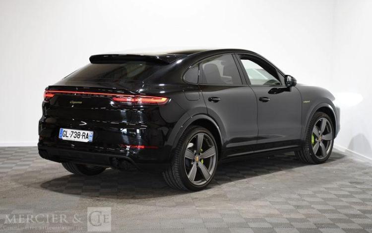 PORSCHE CAYENNE COUPE NOIR GL-738-RA