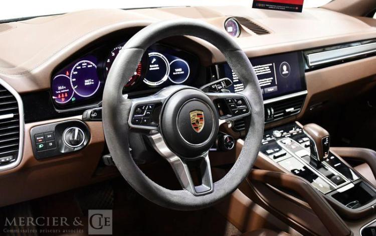 PORSCHE CAYENNE COUPE NOIR GL-738-RA
