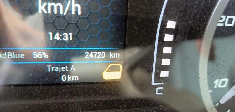IVECO SDAILY 35C16 AVEC CAISSE ET HAYON DHOLLANDIA – DIESEL – 24720 KMS – ANNEE 2023 BLANC GM-123-AM