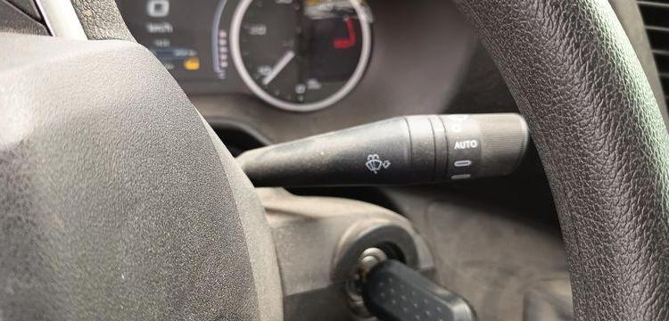 IVECO SDAILY 35C16 AVEC CAISSE ET HAYON DHOLLANDIA – DIESEL – 24720 KMS – ANNEE 2023 BLANC GM-123-AM