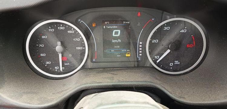 IVECO SDAILY 35C16 AVEC CAISSE ET HAYON DHOLLANDIA – DIESEL – 24720 KMS – ANNEE 2023 BLANC GM-123-AM