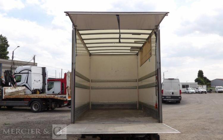 IVECO SDAILY 35C16 AVEC CAISSE ET HAYON DHOLLANDIA – DIESEL – 24720 KMS – ANNEE 2023 BLANC GM-123-AM