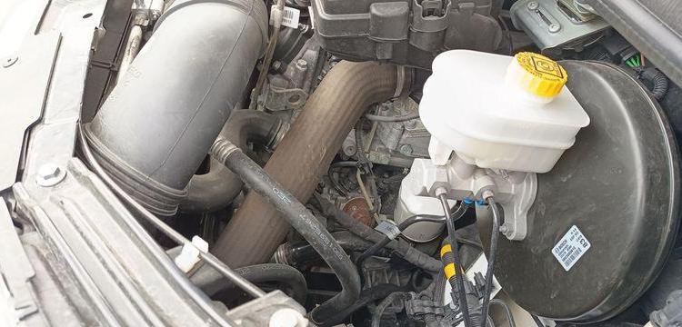IVECO SDAILY 35C16 AVEC CAISSE ET HAYON DHOLLANDIA – DIESEL – 24720 KMS – ANNEE 2023 BLANC GM-123-AM
