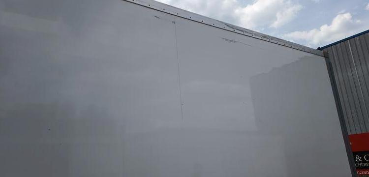 IVECO SDAILY 35C16 AVEC CAISSE ET HAYON DHOLLANDIA – DIESEL – 24720 KMS – ANNEE 2023 BLANC GM-123-AM