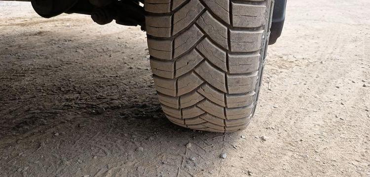 IVECO SDAILY 35C16 AVEC CAISSE ET HAYON DHOLLANDIA – DIESEL – 24720 KMS – ANNEE 2023 BLANC GM-123-AM