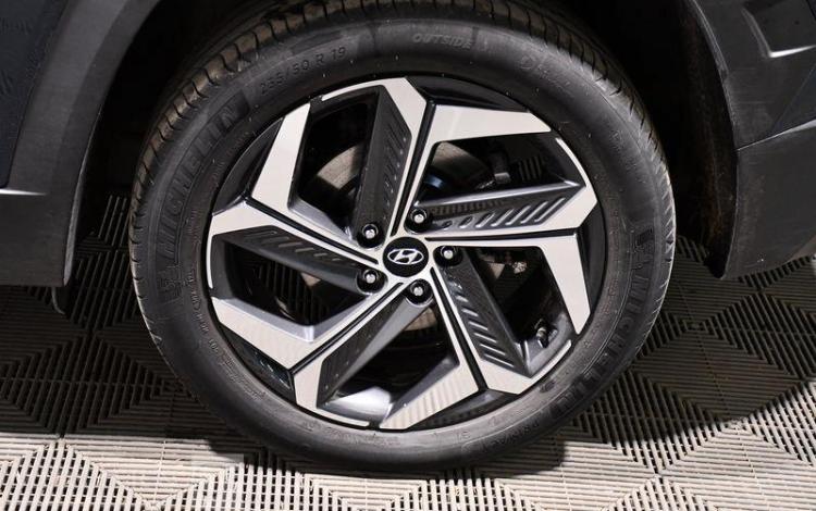 HYUNDAI TUCSON 1.6 T-GDI 265H 180 PHEV 13.8KWH CREATIVE HTRAC 4WD BVA GRIS GN-997-RN
