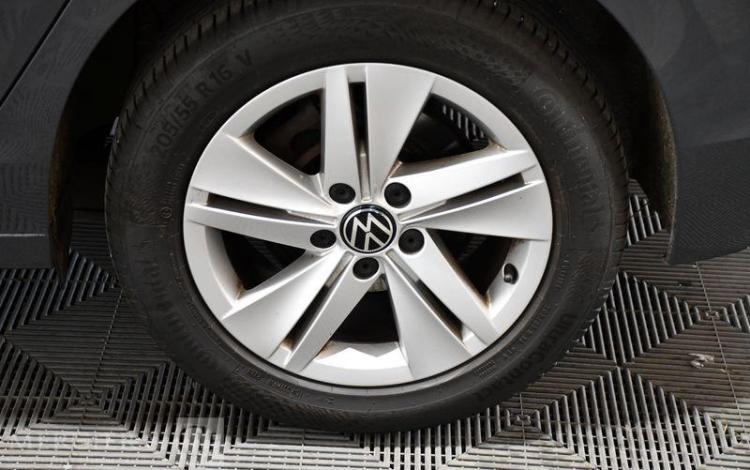 VOLKSWAGEN GOLF GRIS GQ-443-XH